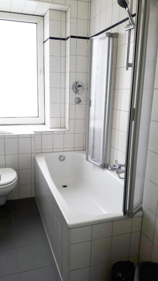 Moderne Ferienwohnung am Wesertor Kassel Exterior foto